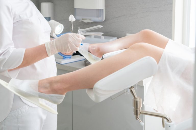 Khám âm đạo là một trong những bước khám phụ khoa quan trọng