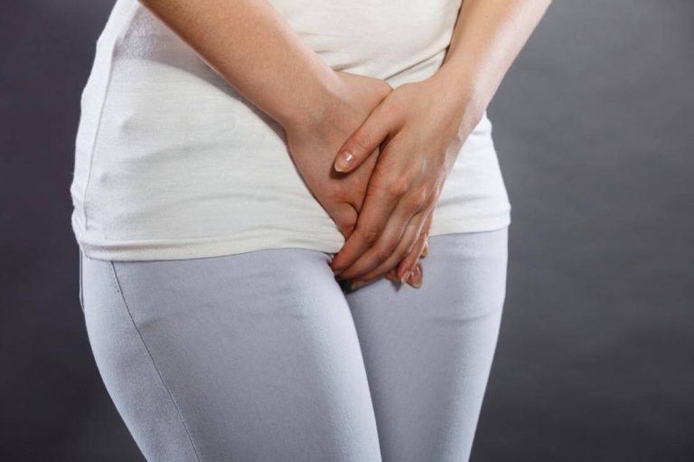 Ngứa rát do viêm lộ tuyến cổ tử cung