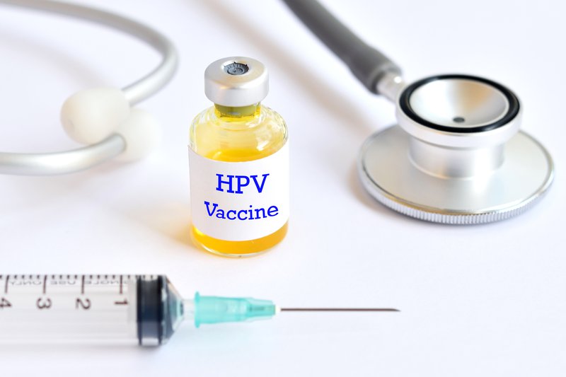 Tiêm ngừa ung thư cổ tử cung bằng vacine HPV là bảo vệ chính bản thân mình