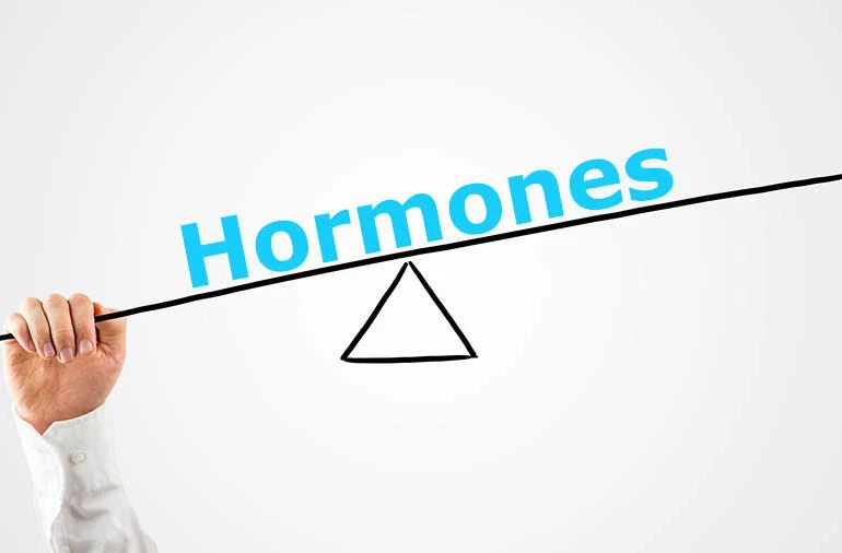 Rối loạn cân bằng hormone là một nguyên nhân gây ra tình trạng cường kinh