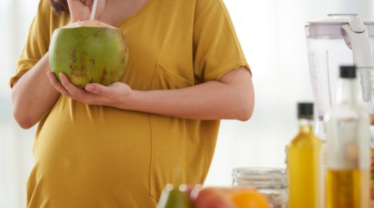 Tiểu đường thai kỳ uống nước dừa được không
