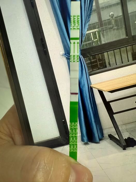 Chuyển phôi ngày 5 có 1 vạch mờ liệu có cho dương tính giả không? 2 chuyển phôi