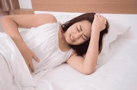 đau bụng kinh