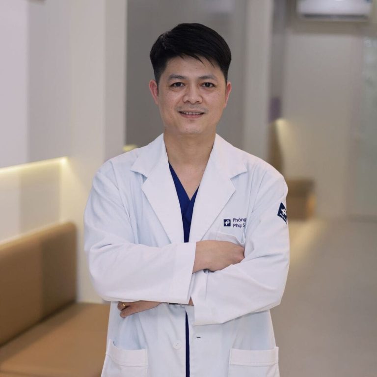 Bac si Hoang Duc Quang