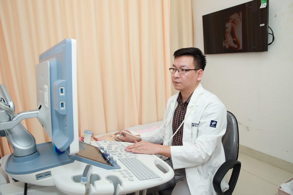 BSCKI Đàm Đình Long được nhiều mẹ bầu tin tưởng về chuyên môn